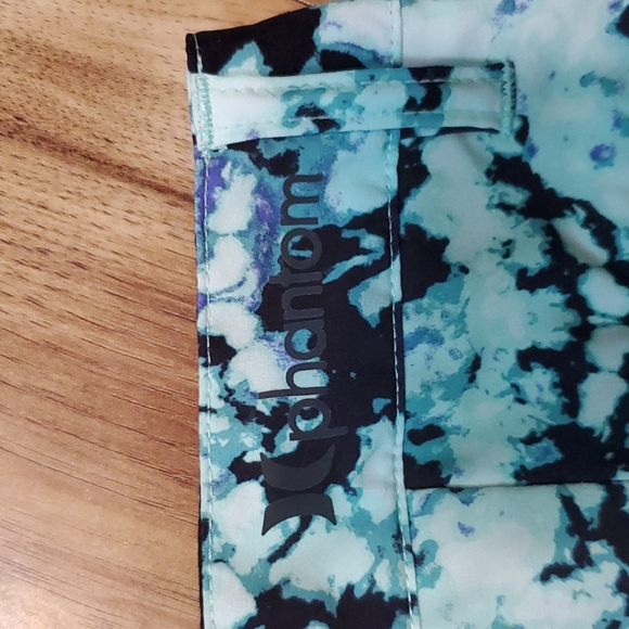 Hurley Phantom tie-dye lightweight shorts size 9 - Picture 5 of 6